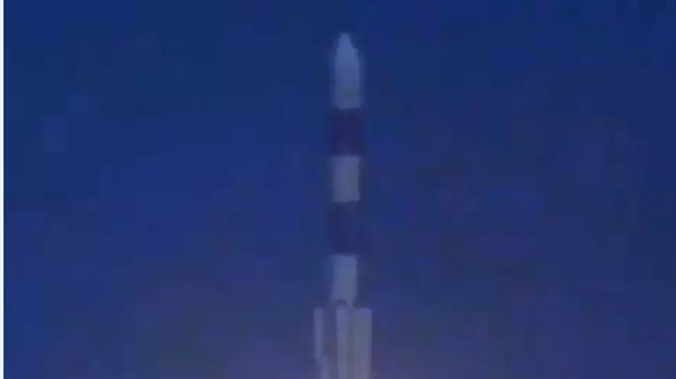 הודו שיגרה חללית מחקר לעבר מאדים. נובמבר 2013 הודו שיגרה חללית מחקר לעבר מאדים. נובמבר 2013
