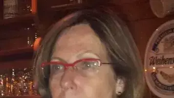 אמי סער, אחראית על המאבק בסחר בבני אדם ב"מוקד סיוע לעובדים זרים"