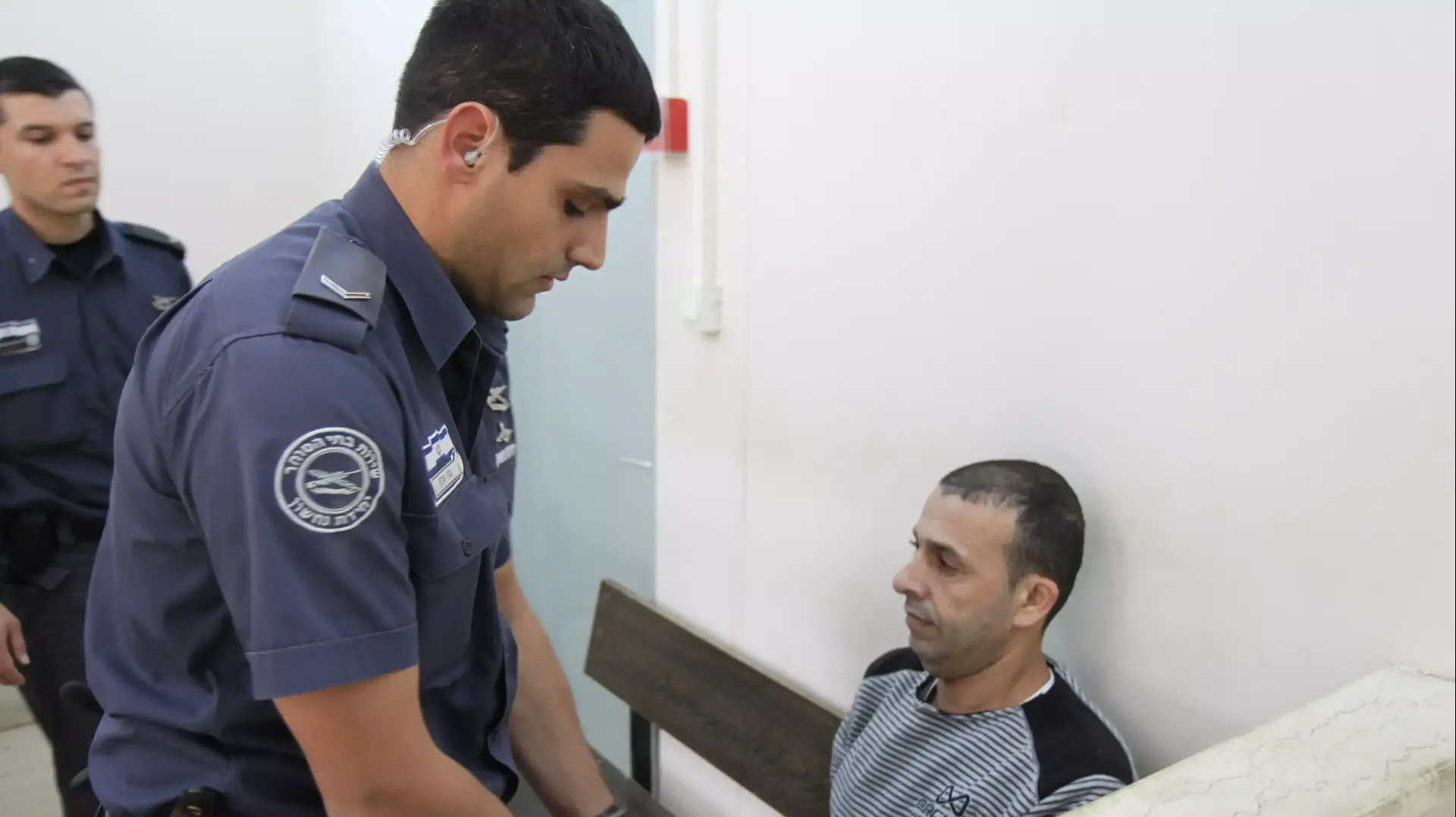 כתב אישום הוגש נגד נידאל עמאר בגין רצח החייל תומר חזן. בית המשפט הצבאי בשומרון, 14 בנובמבר 2013 כתב אישום הוגש נגד נידאל עמאר בגין רצח החייל תומר חזן. בית המשפט הצבאי בשומרון, 14 בנובמבר 2013