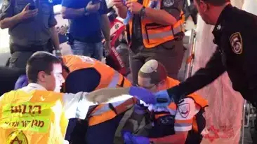 זירת תאונה בה נהרג הולך רגל שנדרס על ידי אוטובוס, רחוב לוינסקי, תל אביב, 14 בנובמבר 2013 זירת תאונה בה נהרג הולך רגל שנדרס על ידי אוטובוס, רחוב לוינסקי, תל אביב, 14 בנובמבר 2013
