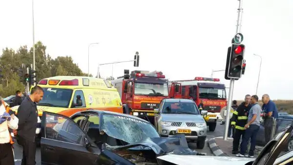 תאונה בצומת לביא בה נפצעו קשה שני ילדים. נובמבר 2013 תאונה בצומת לביא בה נפצעו קשה שני ילדים. נובמבר 2013