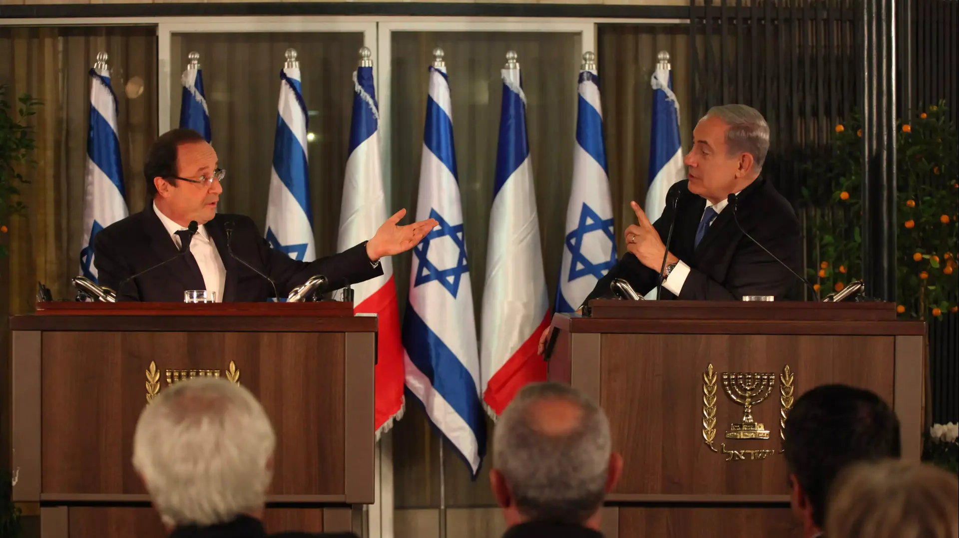 ראש הממשלה בנימין נתניהו ונשיא צרפת פרנסואה הולנד במסיבת עיתונאים בבית רוה"מ. נובמבר 2013 ראש הממשלה בנימין נתניהו ונשיא צרפת פרנסואה הולנד במסיבת עיתונאים בבית רוה"מ. נובמבר 2013