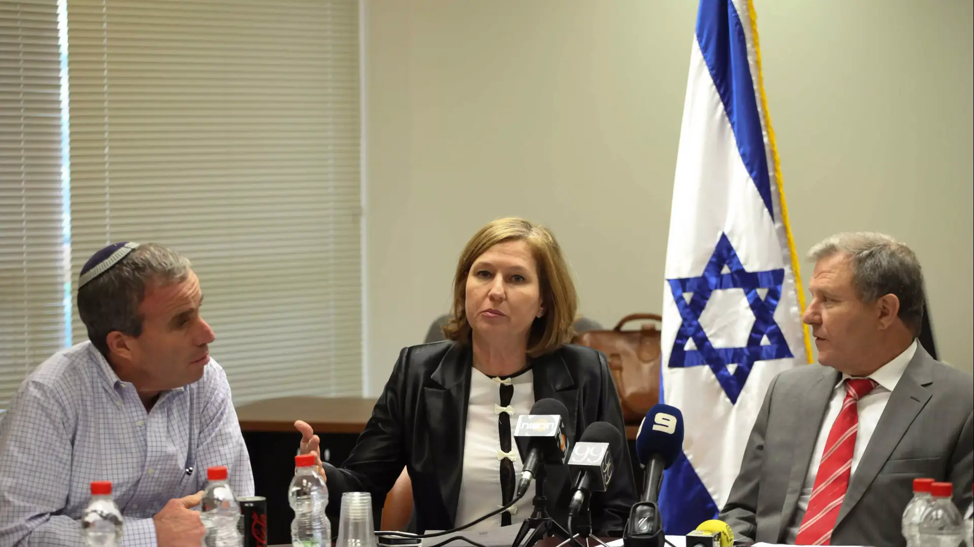 ישיבת סיעה של מפלגת התנועה. נובמבר 2013 ישיבת סיעה של מפלגת התנועה. נובמבר 2013