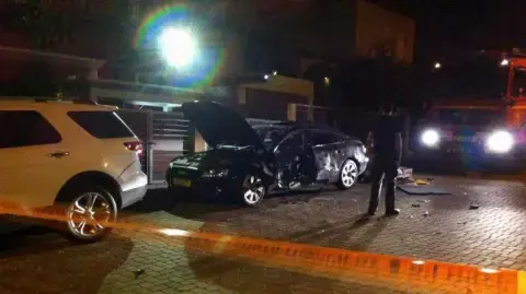 מטען חבלה התפוצץ במכוניתו של איש עסקים ברשפון, איש לא נפגע. 18 בנובמבר 2013