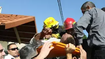 חילוץ גנן מעץ בחדרה. נובמבר 2013 חילוץ גנן מעץ בחדרה. נובמבר 2013