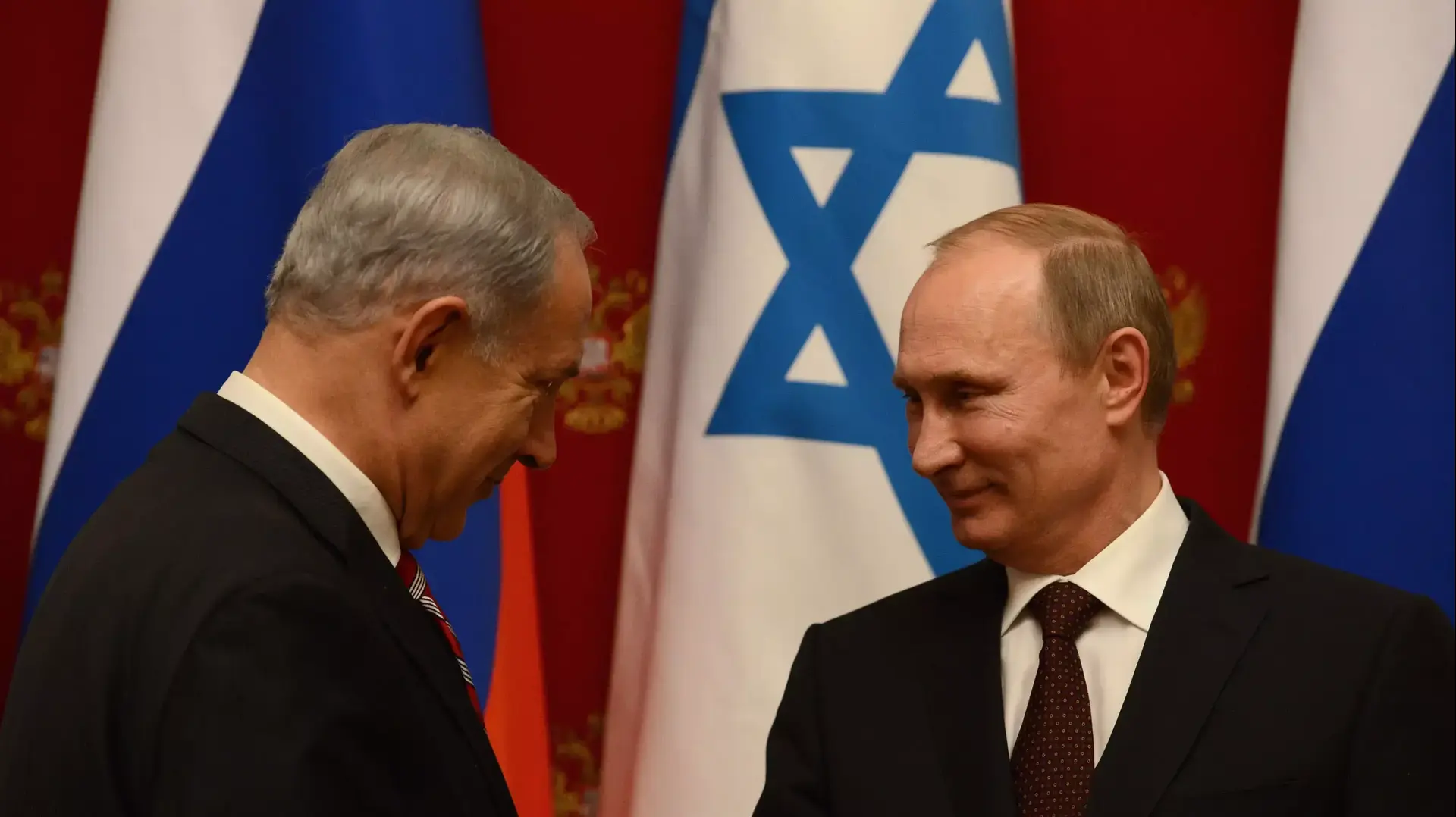 נשיא רוסיה ולדימיר פוטין וראש הממשלה בנימין נתניהו במסיבת עיתונאים במוסקבה, 20 בנובמבר 2013 נשיא רוסיה ולדימיר פוטין וראש הממשלה בנימין נתניהו במסיבת עיתונאים במוסקבה, 20 בנובמבר 2013