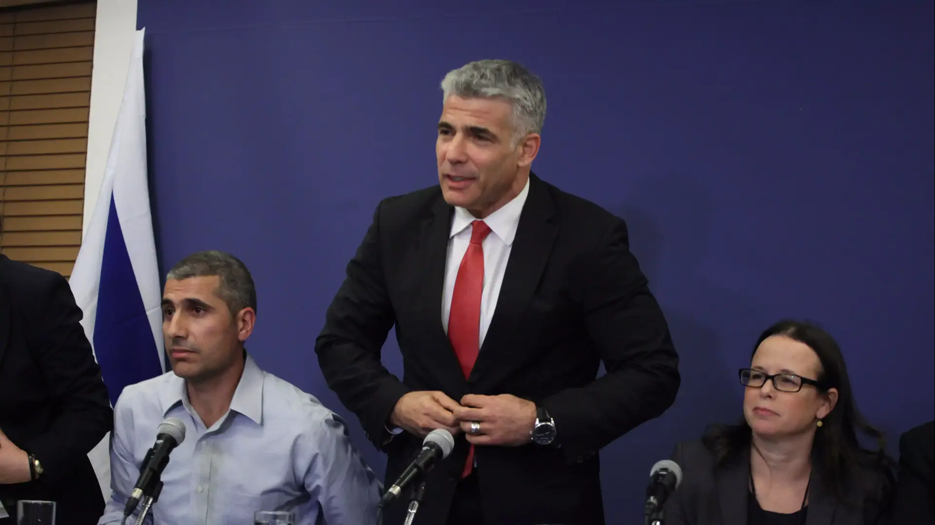 יאיר לפיד במסיבת עיתונאים במשרד האוצר. נובמבר 2013