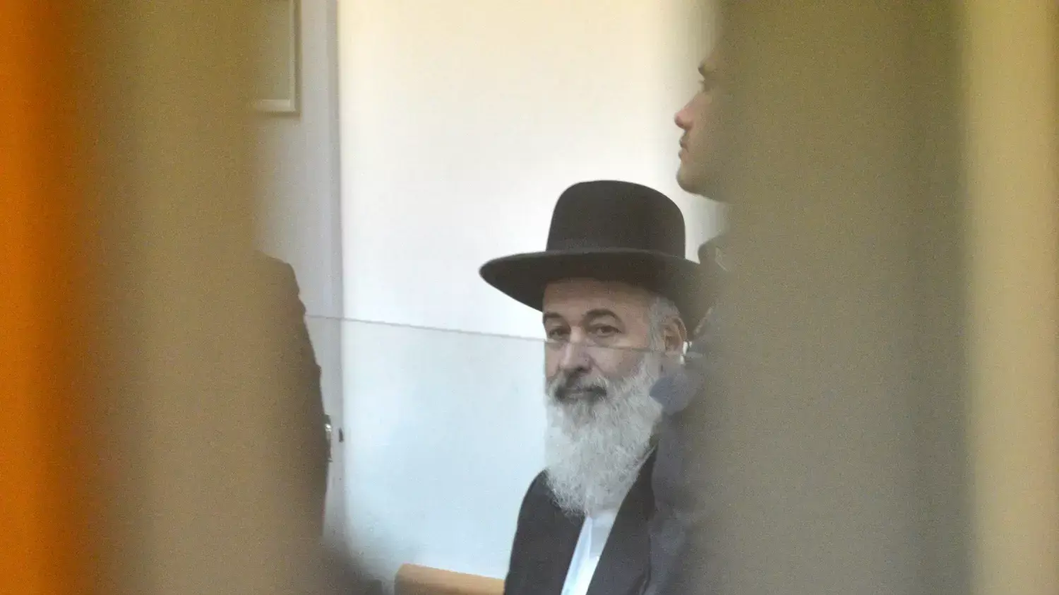 הרב יונה מצגר בבית משפט השלום ראשון לציון. נובמבר 2013 הרב יונה מצגר בבית משפט השלום ראשון לציון. נובמבר 2013