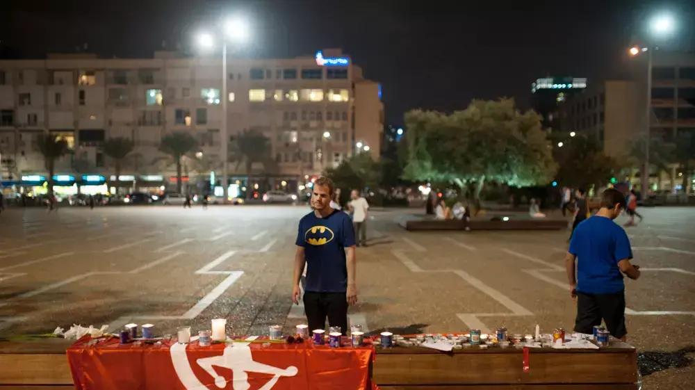 מאות נפרדו מאריק איינשטיין בכיכר רבין, נובמבר 2013 מאות נפרדו מאריק איינשטיין בכיכר רבין, נובמבר 2013