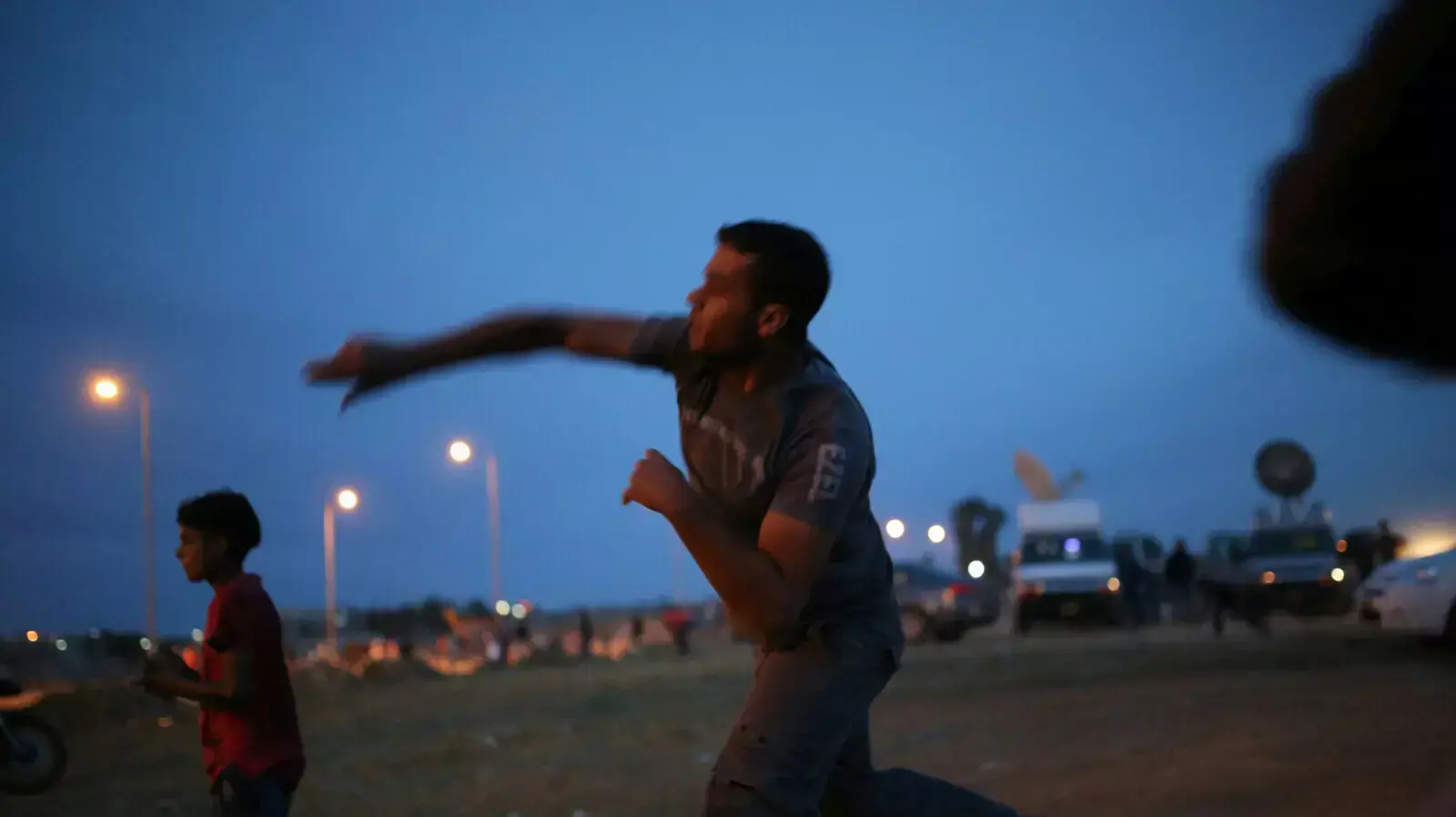 מפגינים נגד תכנית פראוור בצומת חורה בנגב מפגינים נגד תכנית פראוור בצומת חורה בנגב