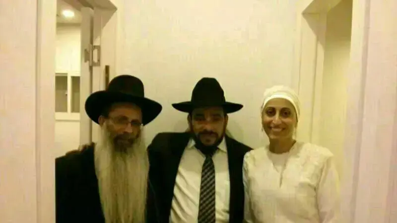 אביבית שאער שבעלה וחמשת ילדיה נספו בשריפה התחתנה היום, דצמבר 2013 אביבית שאער שבעלה וחמשת ילדיה נספו בשריפה התחתנה היום, דצמבר 2013