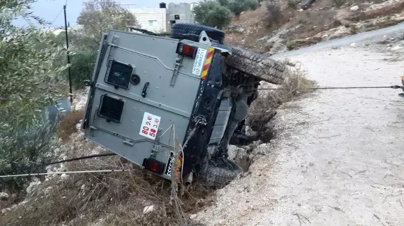 רכב צה"לי רביעי שהתהפך בשבוע האחרון בקבטיה במהלך מבצע מעצרים. דצמבר 2013 רכב צה"לי רביעי שהתהפך בשבוע האחרון בקבטיה במהלך מבצע מעצרים. דצמבר 2013