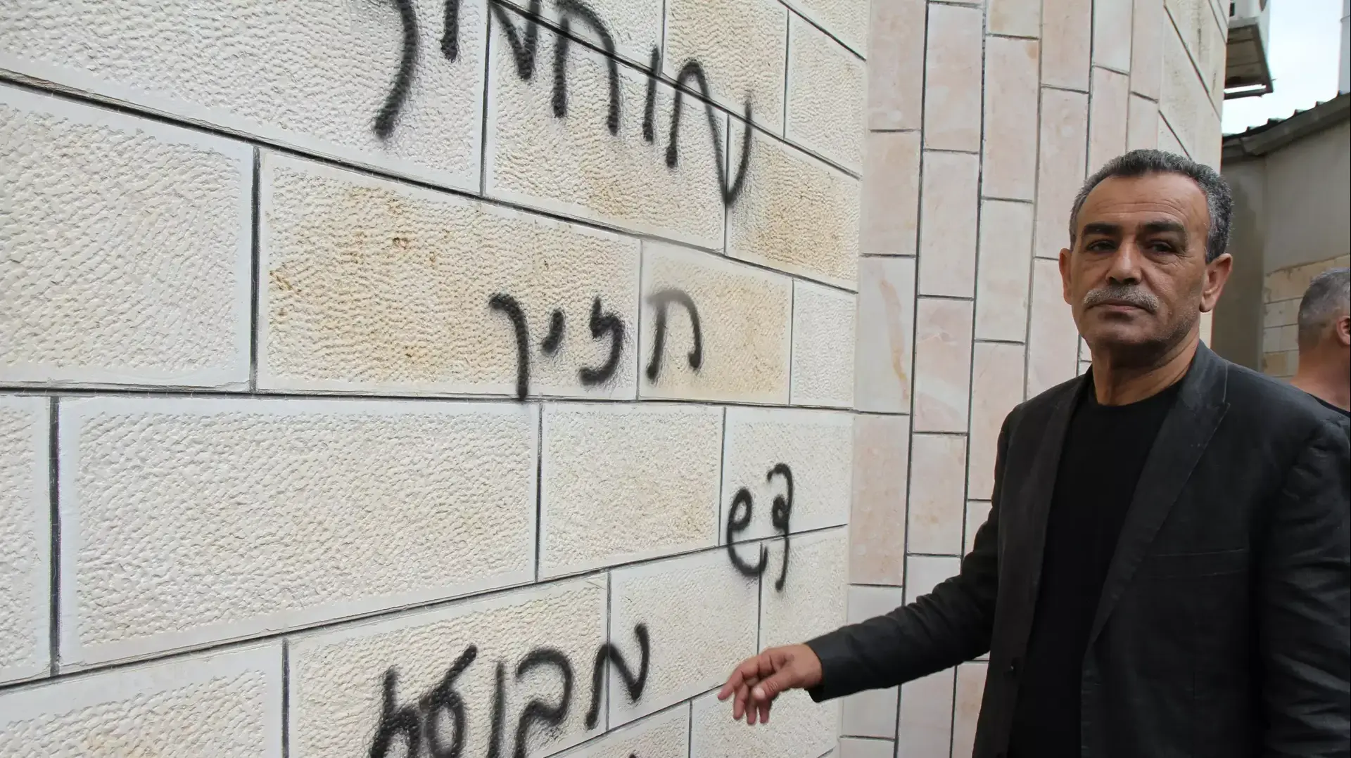 ח"כ ג'מאל זחאלקה בבאקה אל-גרבייה שם התרחשו פעולות של תג מחיר. דצמבר 2013 ח"כ ג'מאל זחאלקה בבאקה אל-גרבייה שם התרחשו פעולות של תג מחיר. דצמבר 2013