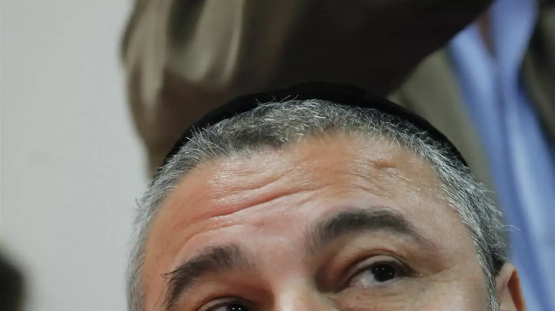 ראש עיריית בית שמש משה אבוטבול בדיון במחוזי ירושלים, דצמבר 2013 ראש עיריית בית שמש משה אבוטבול בדיון במחוזי ירושלים, דצמבר 2013