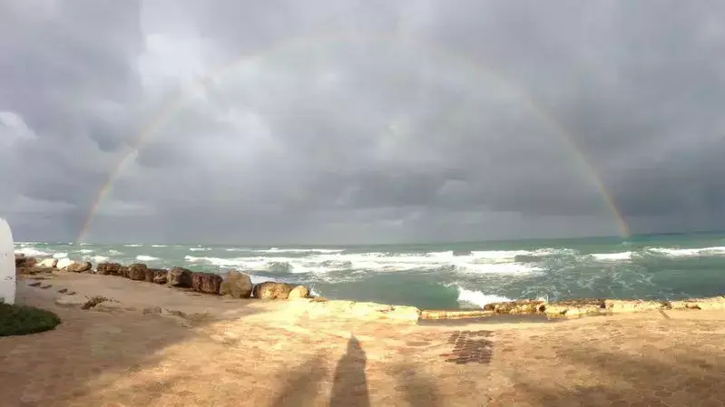 קשת בחוף בת גלים בחיפה קשת בחוף בת גלים בחיפה