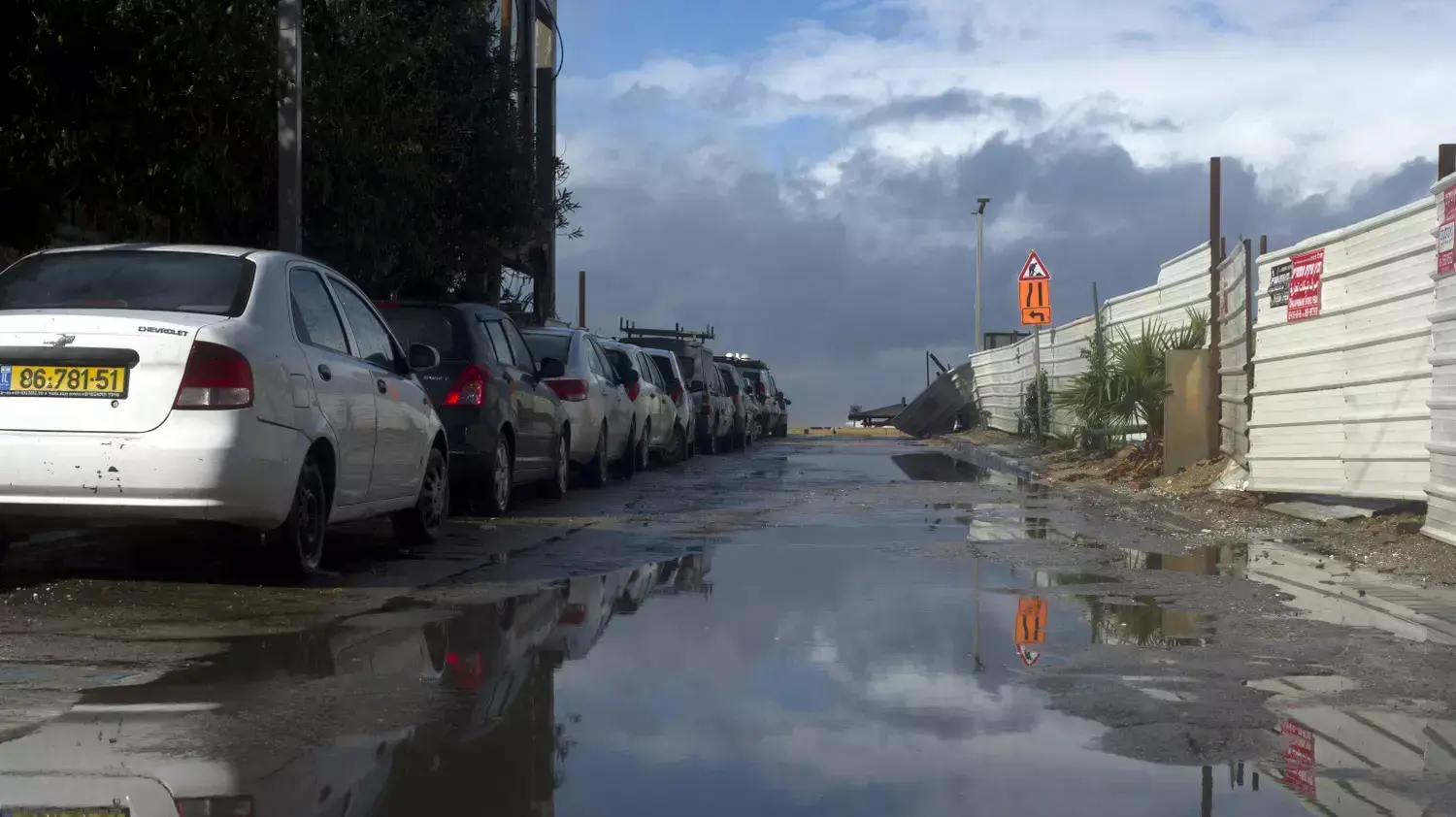 חוף בננה ביץ' בתל אביב מוצף בעקבות סופת החורף חוף בננה ביץ' בתל אביב מוצף בעקבות סופת החורף