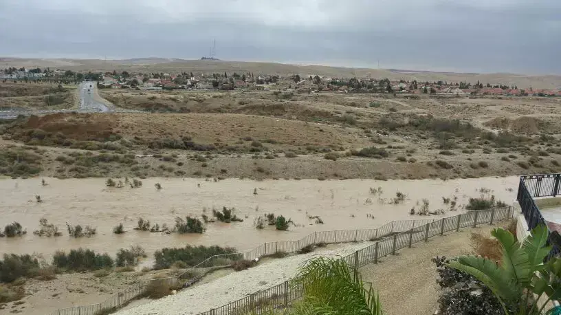 נחל באר שבע זורם נחל באר שבע זורם