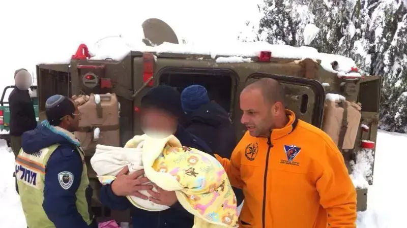 חילוץ משפחות בנגמ"שים בצפת, 14 בדצמבר 2013 חילוץ משפחות בנגמ"שים בצפת, 14 בדצמבר 2013
