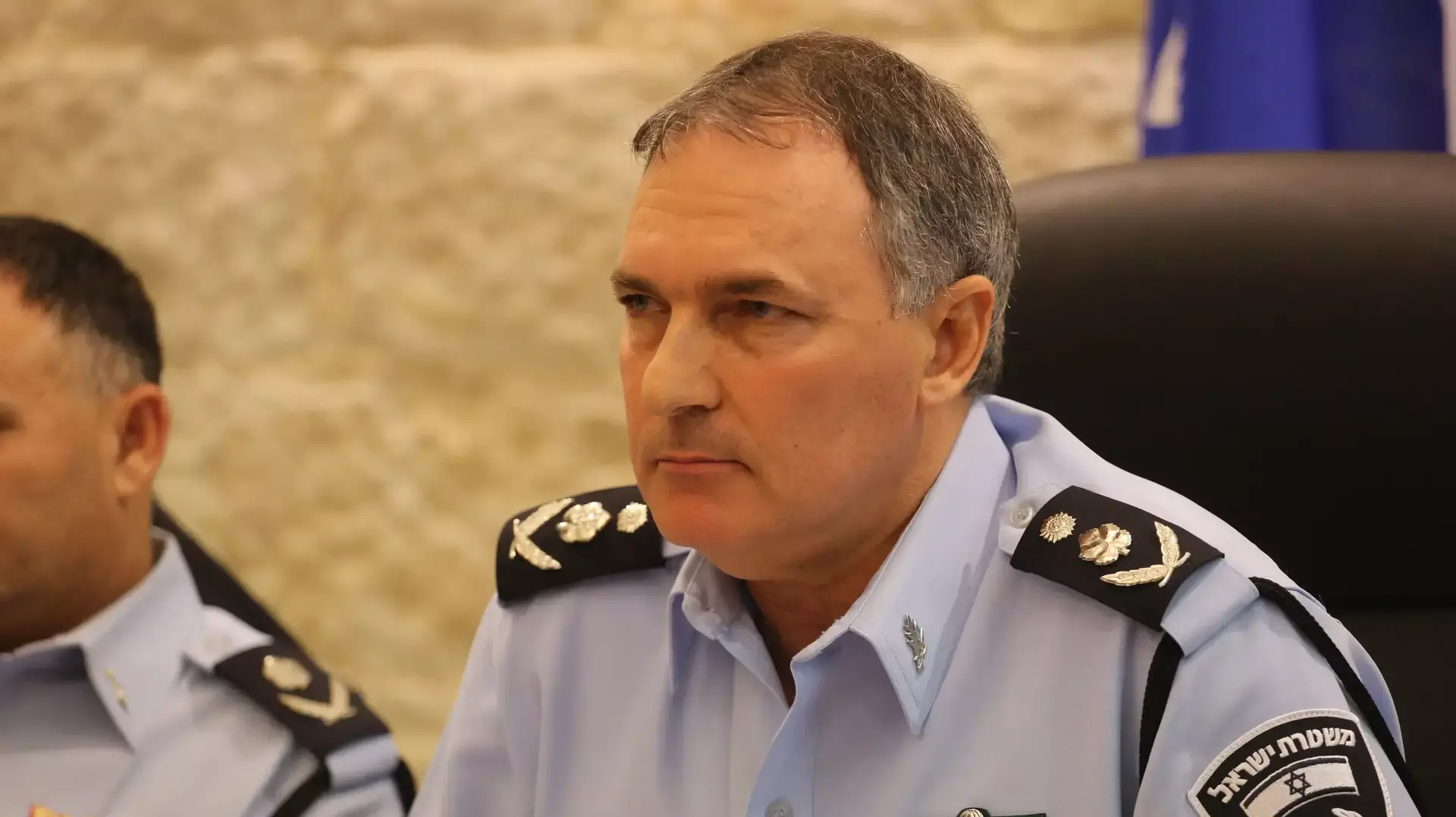 מפכ"ל המשטרה, יוחנן דנינו במסיבת עיתונאים בעקבות הסופה המשתוללת ברחבי הארץ. דצמבר 2013 מפכ"ל המשטרה, יוחנן דנינו במסיבת עיתונאים בעקבות הסופה המשתוללת ברחבי הארץ. דצמבר 2013