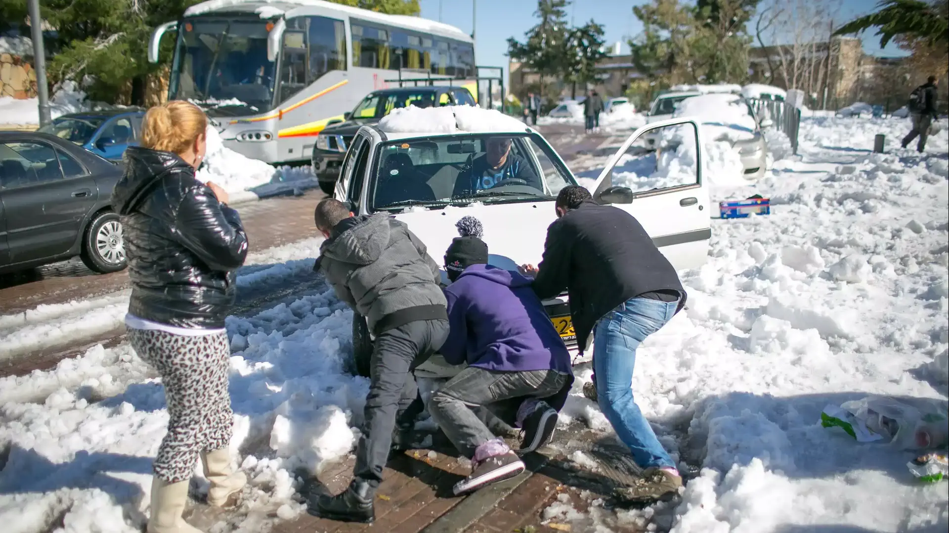 קריית יובל מתאוששת אחרי הסערה, דצמבר 2013 קריית יובל מתאוששת אחרי הסערה, דצמבר 2013