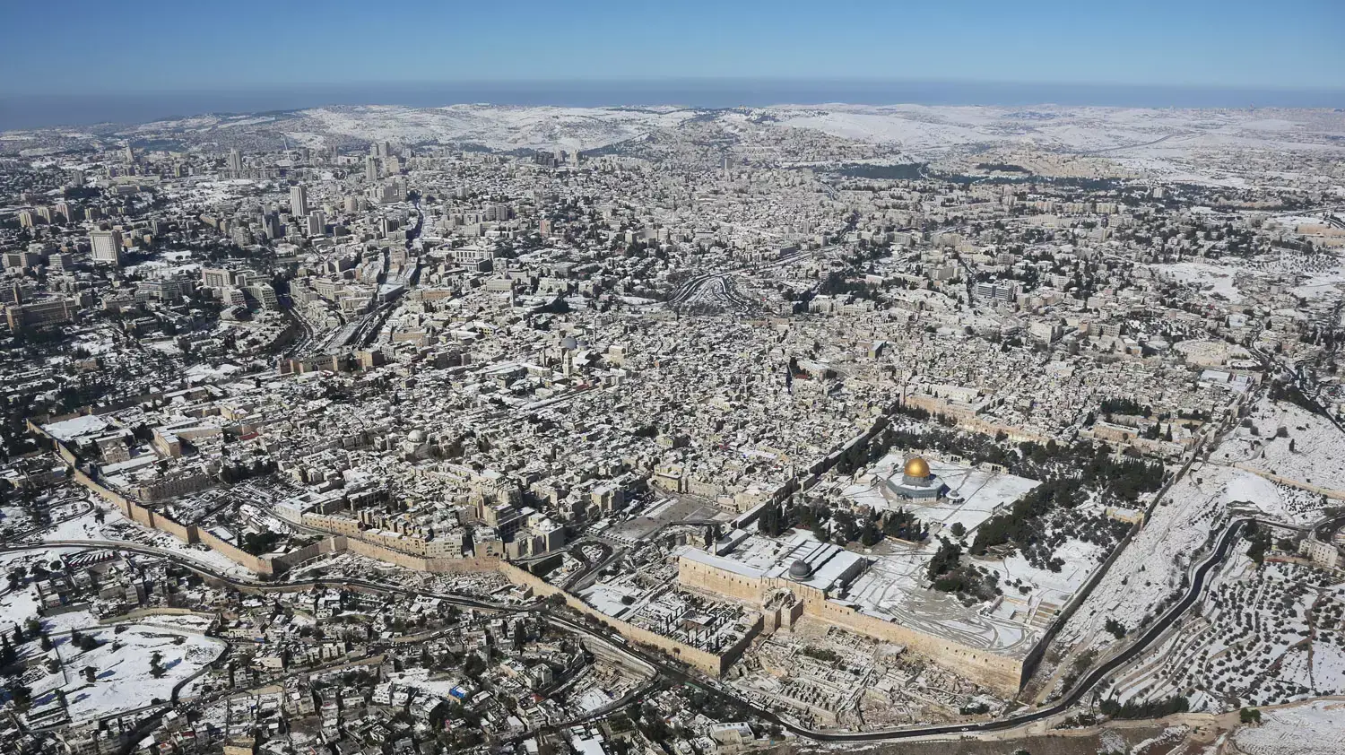 צילום אווירי של ירושלים מושלגת. דצמבר 2013 צילום אווירי של ירושלים מושלגת. דצמבר 2013
