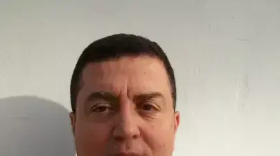 עו"ד יצחק יניב המייצג את אורין דאבוש, בת ה-5 שנכוותה קשה בעת הדלקת נרות שבת בהיותה "אמא שבת" בגן עו"ד יצחק יניב המייצג את אורין דאבוש, בת ה-5 שנכוותה קשה בעת הדלקת נרות שבת בהיותה "אמא שבת" בגן