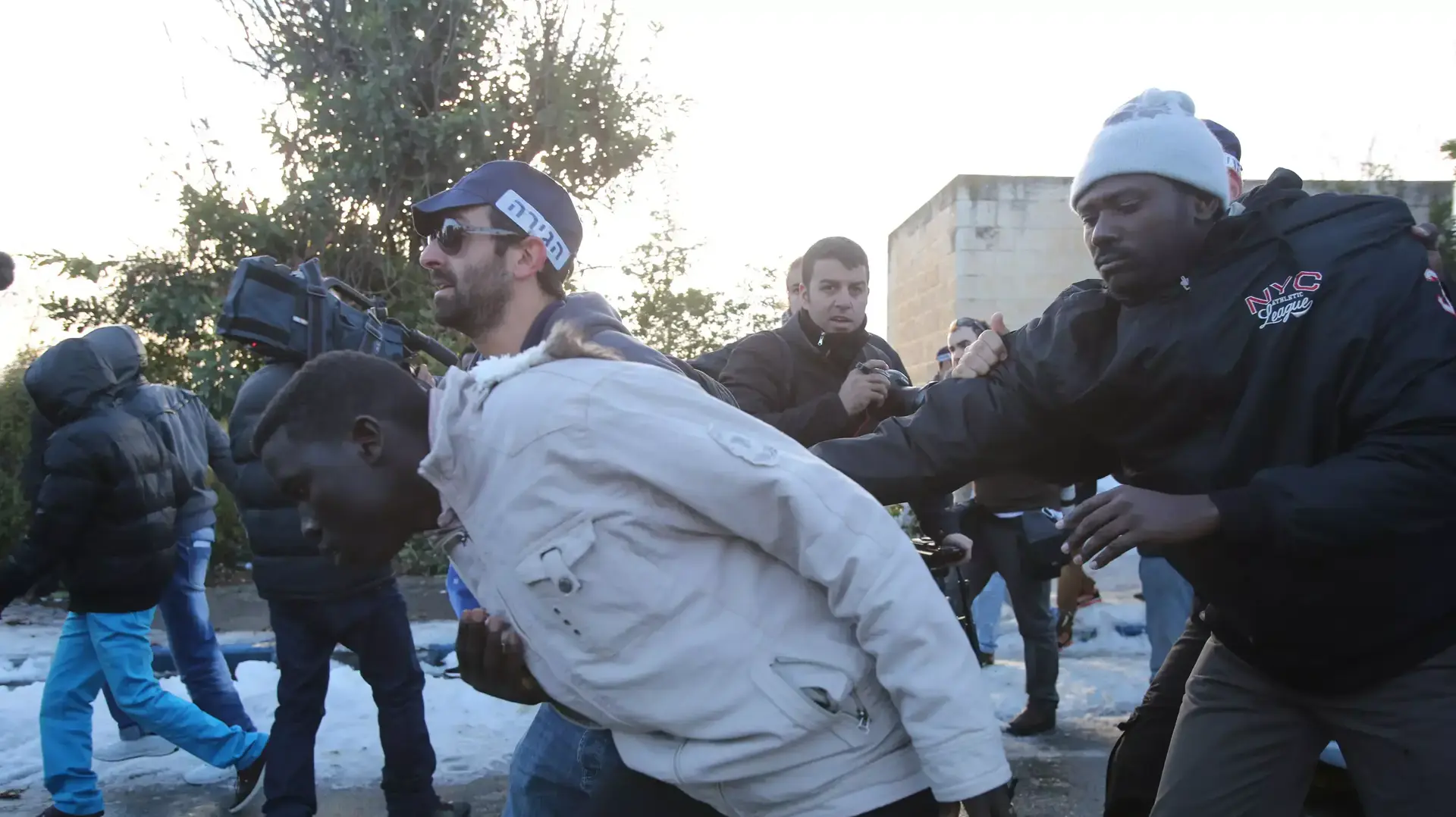 מעצרם של מבקשי מקלט שהפגינו בירושלים, 17 בדצמבר 2013 מעצרם של מבקשי מקלט שהפגינו בירושלים, 17 בדצמבר 2013