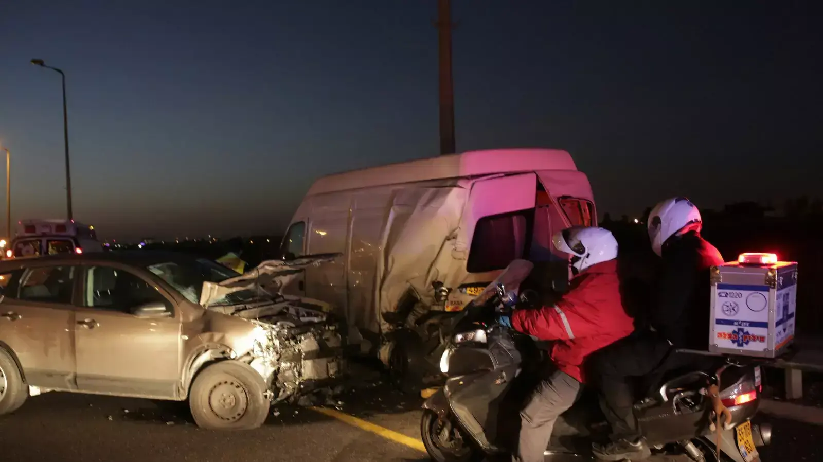 תאונת דרכים כביש 1 נהג נמחץ למוות תאונת דרכים כביש 1 נהג נמחץ למוות
