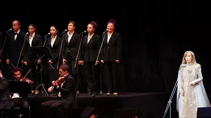הזמרת הלבנונית פיירוז בהופעה בביירות ב-2010 