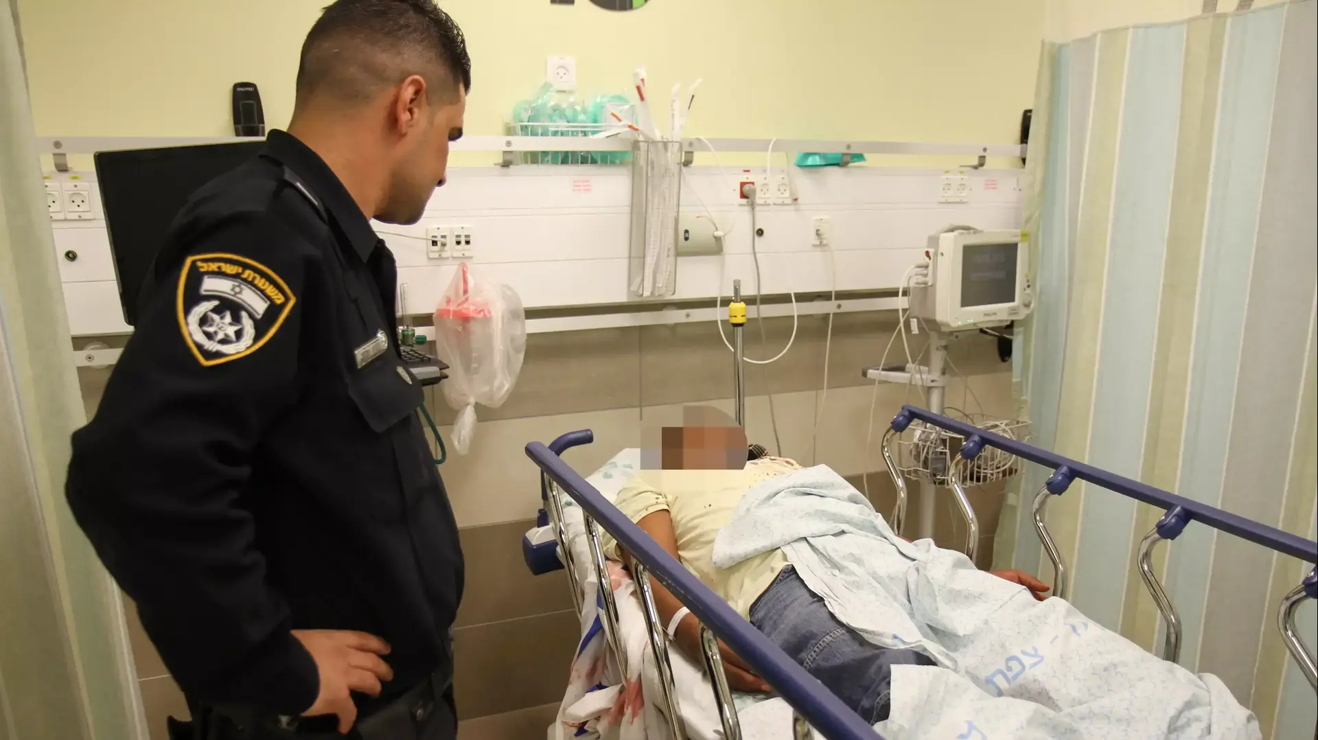 אריתריאים שנפצעו בקטטה ההמונית שפרצה במהלך נאום השגריר בקיבוץ כנרת, 21 בדצמבר 2013 אריתריאים שנפצעו בקטטה ההמונית שפרצה במהלך נאום השגריר בקיבוץ כנרת, 21 בדצמבר 2013
