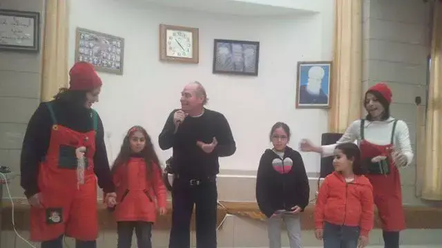 פעילות לילדים השובתים מלימודים בבית העם בכפר כסרא סמיע, 24 בדצמבר 2013 פעילות לילדים השובתים מלימודים בבית העם בכפר כסרא סמיע, 24 בדצמבר 2013