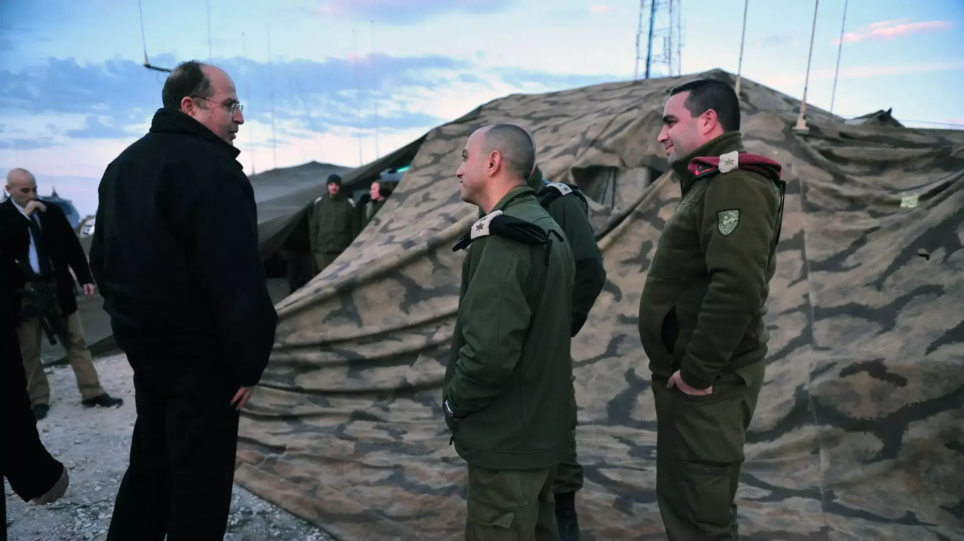 שר הביטחון משה (בוגי) יעלון בתרח"ט גבעתי בהר קידה. דצמבר 2013 שר הביטחון משה (בוגי) יעלון בתרח"ט גבעתי בהר קידה. דצמבר 2013