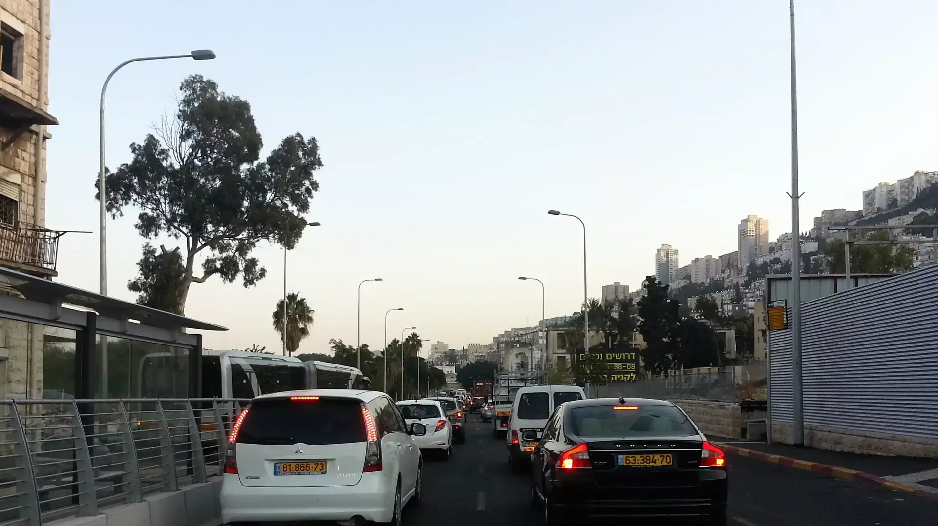 עומס תנועה גדול בכניסה לחיפה, 27 בדצמבר 2013 עומס תנועה גדול בכניסה לחיפה, 27 בדצמבר 2013