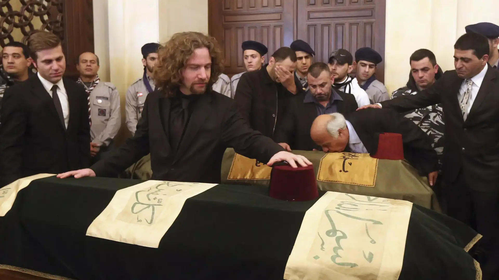הלווייתו של השר לשעבר מוחמד שאטח שנרצח בפיגוע בביירות. לבנון, דצמבר 2013 הלווייתו של השר לשעבר מוחמד שאטח שנרצח בפיגוע בביירות. לבנון, דצמבר 2013