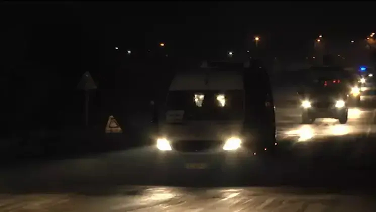 האסירים הפלסטינים חוצים את מעבר ארז האסירים הפלסטינים חוצים את מעבר ארז
