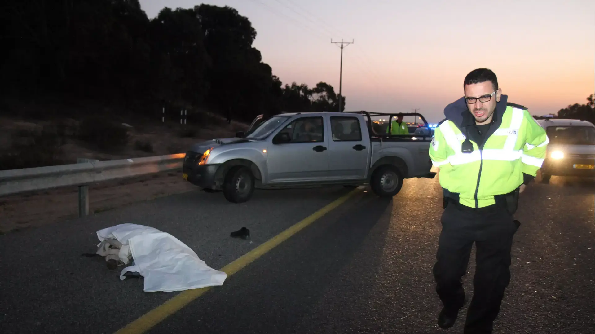 תאונת דרכים קטלנית בכביש החוף ליד מחלף ינאי. דצמבר 2013 תאונת דרכים קטלנית בכביש החוף ליד מחלף ינאי. דצמבר 2013