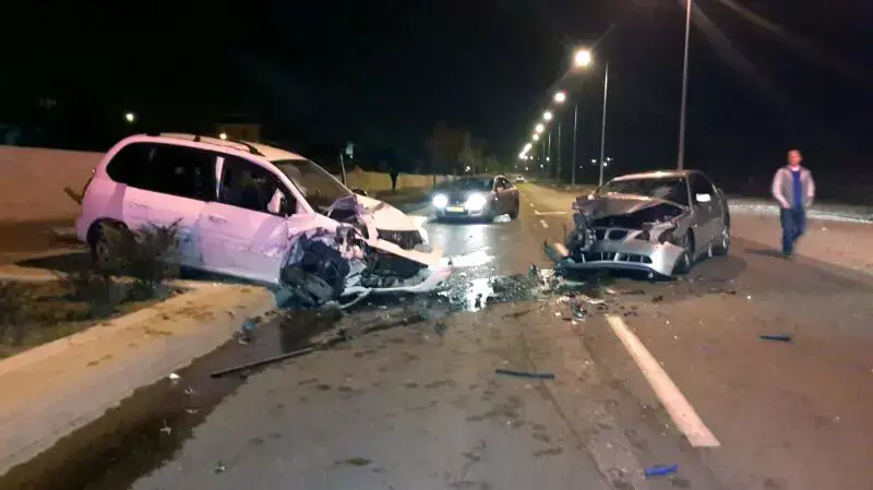אם ושתי בנותיה נפצעו קשה בתאונת "פגע וברח" ליד באר שבע. 5 בינואר 2014 אם ושתי בנותיה נפצעו קשה בתאונת "פגע וברח" ליד באר שבע. 5 בינואר 2014