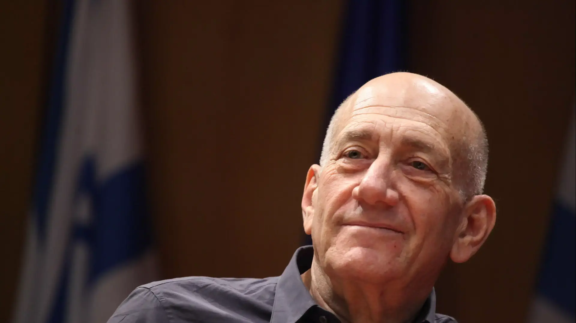 אהוד אולמרט בכנס בנושא הסיקור התקשורתי המשתנה של מלחמה וטרור. ינואר 2014 אהוד אולמרט בכנס בנושא הסיקור התקשורתי המשתנה של מלחמה וטרור. ינואר 2014