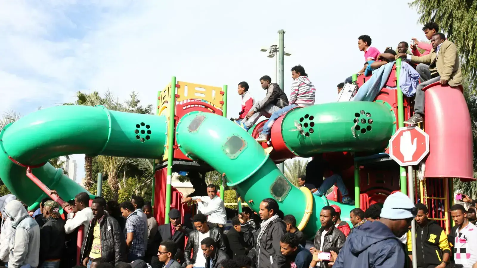 מבקשי מקלט מאפריקה הבוקר בגן לוינסקי, ינואר 2014 מבקשי מקלט מאפריקה הבוקר בגן לוינסקי, ינואר 2014