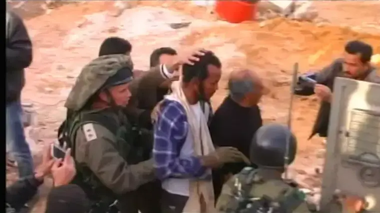 המתנחלים התפרעו בכפר - הפלסטינים הגנו עליהם