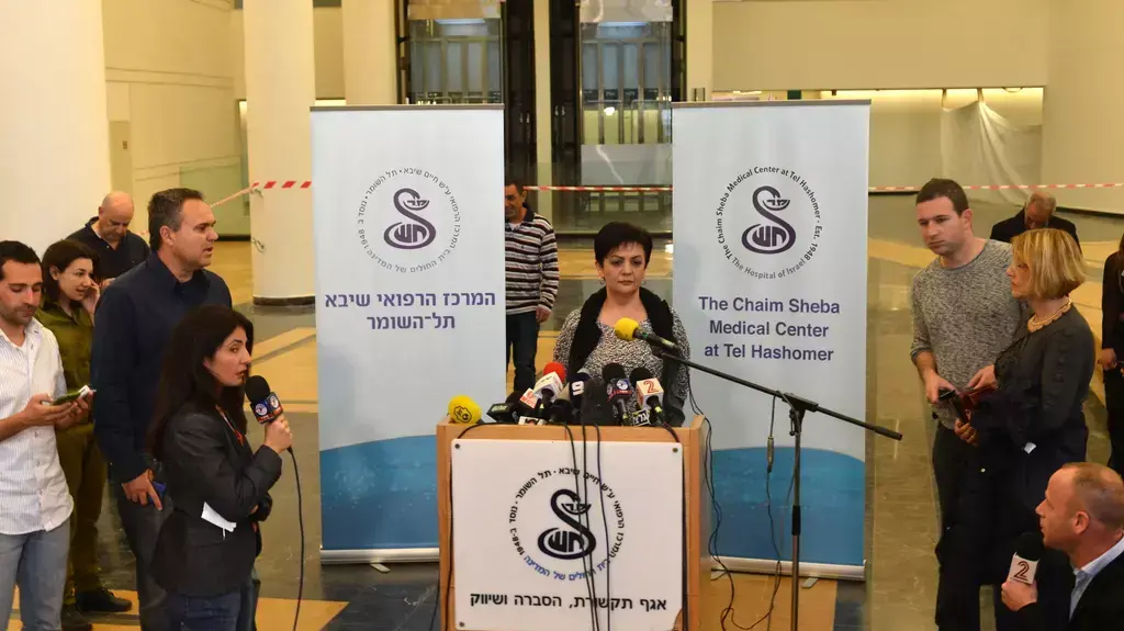 מרינה ליפשיץ האחות שטיפלה באריאל שרון בשנים האחרונות בשיבא. ינואר 2014 מרינה ליפשיץ האחות שטיפלה באריאל שרון בשנים האחרונות בשיבא. ינואר 2014