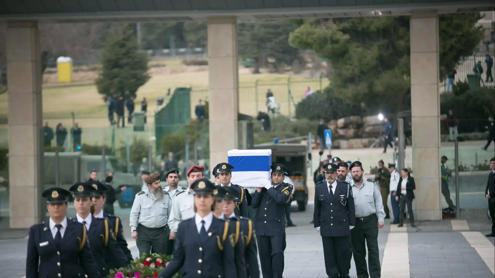 מסע ההלוויה של ארונו של אריאל שרון אל משכן הכנסת, ינואר 2014 מסע ההלוויה של ארונו של אריאל שרון אל משכן הכנסת, ינואר 2014