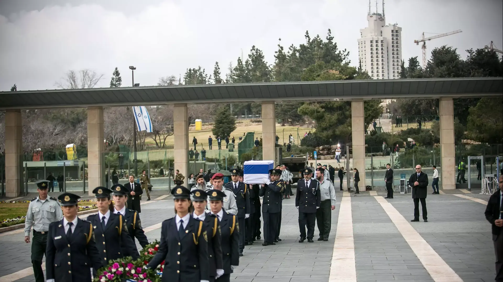 מסע ההלוויה של ארונו של אריאל שרון אל משכן הכנסת, ינואר 2014 מסע ההלוויה של ארונו של אריאל שרון אל משכן הכנסת, ינואר 2014