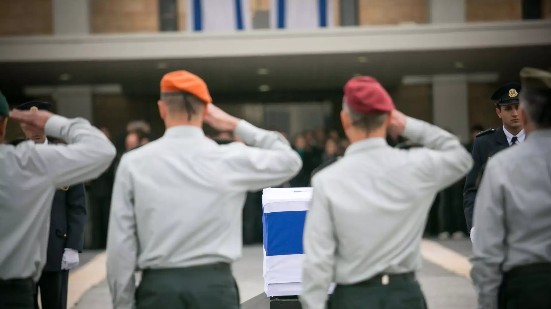 ארונו של אריאל שרון מוצב במשכן הכנסת, ינואר 2014 ארונו של אריאל שרון מוצב במשכן הכנסת, ינואר 2014