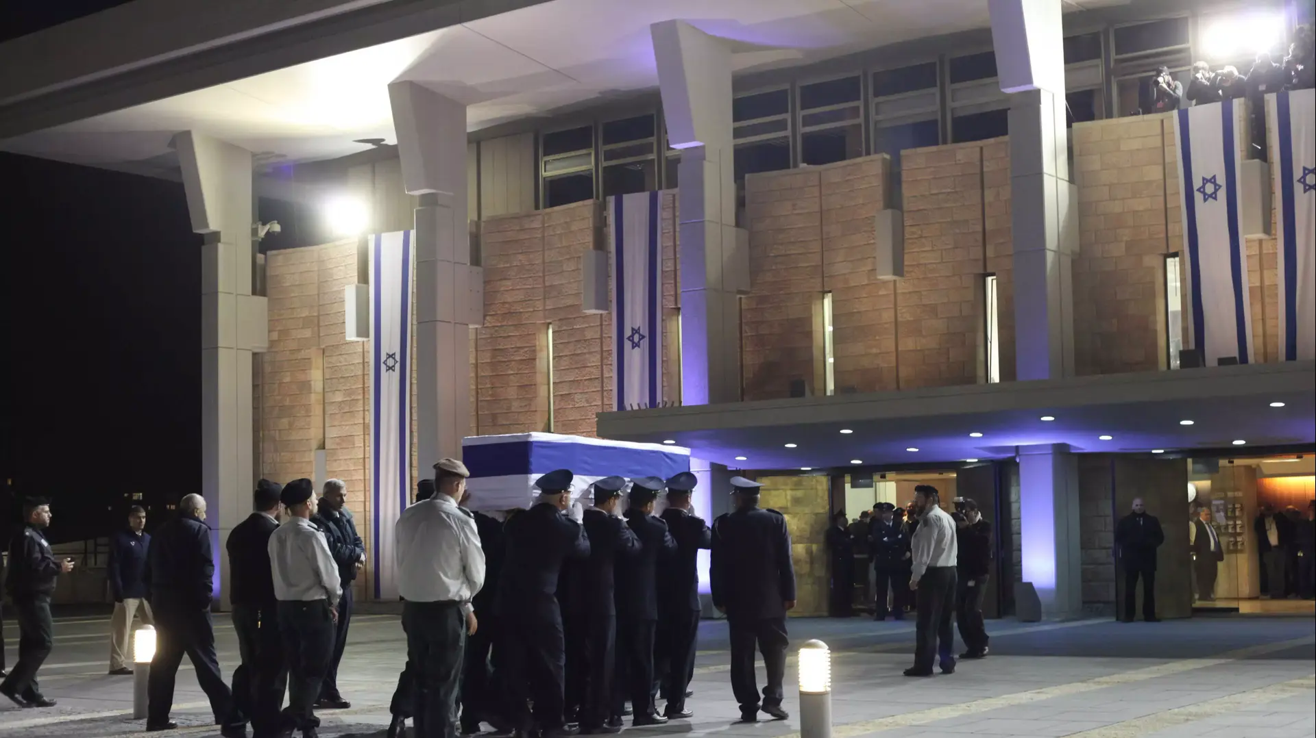הכנסת הארון של רה"מ לשעבר אריאל שרון לכנסת. ינואר 2014 הכנסת הארון של רה"מ לשעבר אריאל שרון לכנסת. ינואר 2014