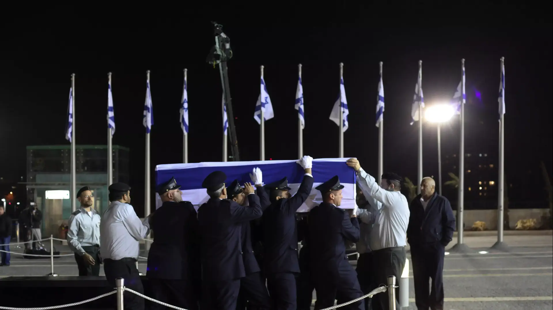 הכנסת הארון של רה"מ לשעבר אריאל שרון לכנסת. ינואר 2014 הכנסת הארון של רה"מ לשעבר אריאל שרון לכנסת. ינואר 2014