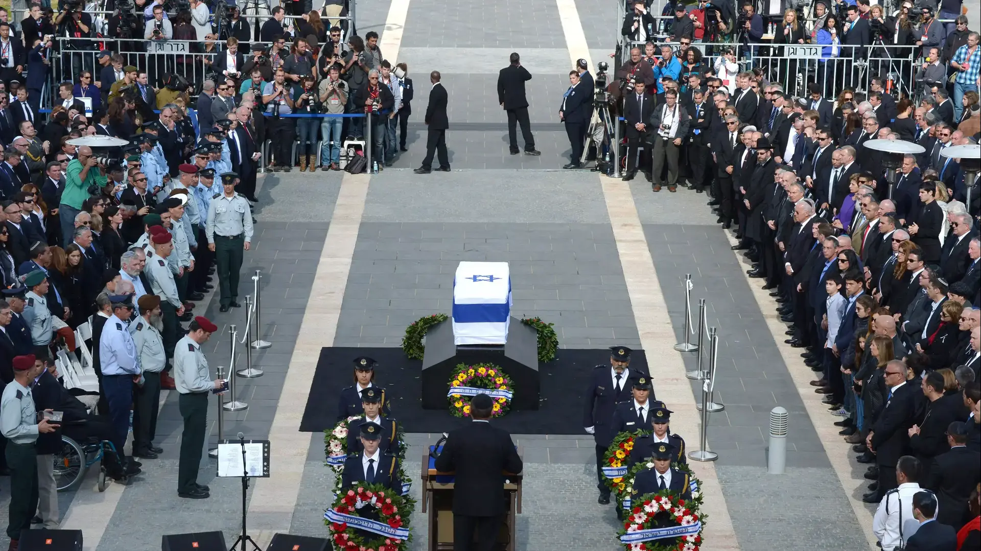 טקס האשכבה של אריאל שרון ברחבת הכנסת. ינואר 2014