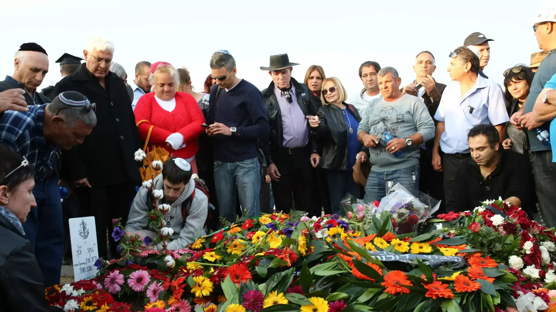 קברו של ראש הממשלה לשעבר אריאל שרון, ינואר 2014 קברו של ראש הממשלה לשעבר אריאל שרון, ינואר 2014