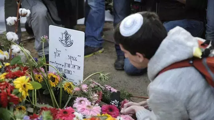קברו של ראש הממשלה לשעבר אריאל שרון, ינואר 2014