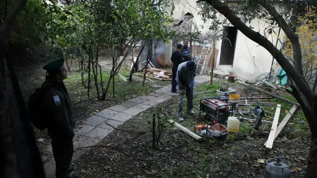 פינוי של כוחות משטרה תושבים מבתים בגבעת עמל מול מגדלי יו, ינואר 2014 פינוי של כוחות משטרה תושבים מבתים בגבעת עמל מול מגדלי יו, ינואר 2014